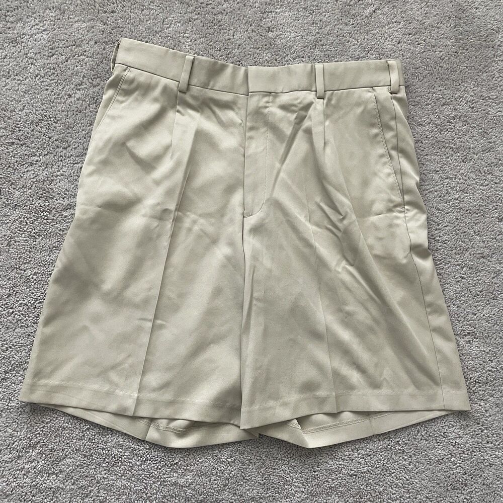 New Tiger Woods Collection Mens 34x9.5 Khaki Golf Shorts Pleated